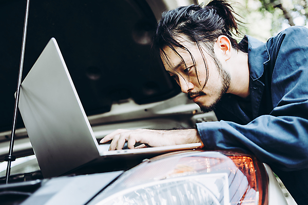 포토 JPG 해외이미지 직업 남자 컨셉 유니폼 비즈니스 교통시설 자동차 노동자 직장 실내 한명 사람 동양인 노트북 상점 공구 스패너 업무 작업실 기술자 엔지니어 수리 고객 서비스 고정 엔진 정비공 모터 유지 자동 차고 비용 해외포토 1 옷 육상교통 교통 회사 인종 내부 경제 전자제품 도구 작업 시설 파일형식 이미지허브