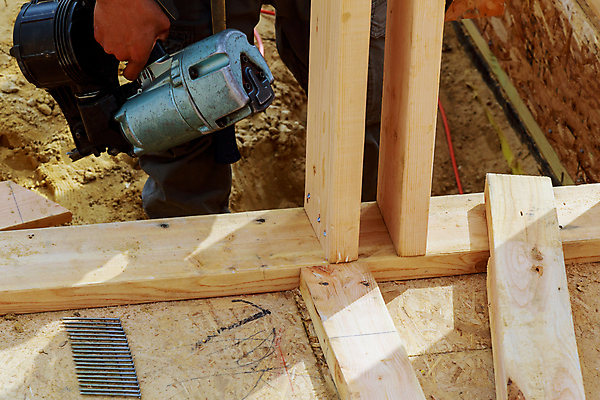 포토 JPG 해외이미지 직업 외관 산업 벽 지붕 주택 프레임 건설업 사람없음 건물 목재 빛 못 재산 수리 널 아래 목공예 복원 리모델링 수목 해외포토 나무 건축물 재료 금융 공구 공예 방향 위치 파일형식 이미지허브