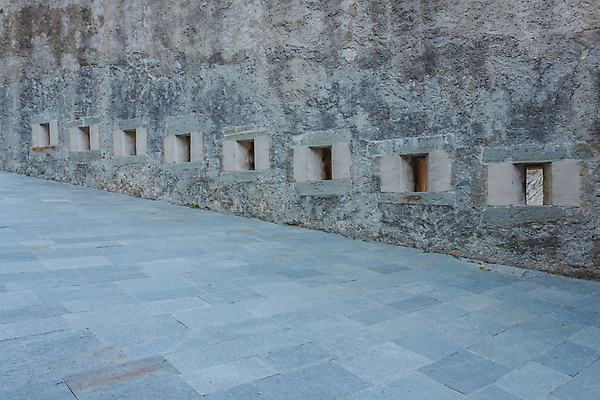 포토 JPG 해외이미지 무기 벽 건축양식 사람없음 건물 펼침 회색 바위 성 보안 옛날 해외포토 건축물 건축 컬러 모션 안전 돌_바위 파일형식 이미지허브