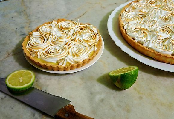 포토 JPG 해외이미지 잡화 음식 조각 과일 부분 디저트 부활절 건강 사람없음 장식 가로 노란색 파티 케이크 주방 주스 빵집 껍질 흰색 신선 발표 클래식 달콤 맛 설탕 레몬 크림 흰배경 반죽 레시피 고립 깨짐 머랭 바이오 석판 신맛 페스츄리 핸드메이드 해외포토 기념일 음료 빵 컬러 백그라운드 컨셉 이벤트 상점 파일형식 이미지허브