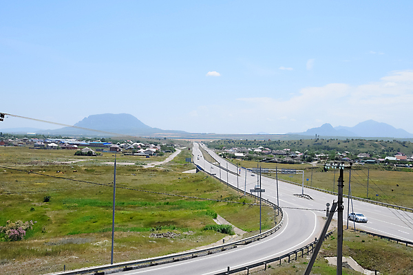 포토 JPG 해외이미지 도로 길 여행 이동 십자가 무늬 밭 건축양식 교통시설 모션 자동차 자연 거리 안테나 파노라마 풍경 사람없음 야외 초록색 컬러풀 운전 시골 고가도로 고속도로 정상 주차 아스팔트 방향 시력 짐차 루트 방법 직진 해외포토 건축 육상교통 컬러 교통 컨셉 농업 통신 촬영기법 시설 생태계 파일형식 이미지허브