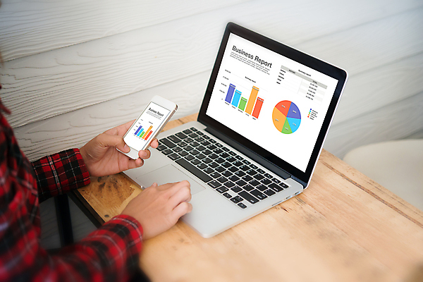 포토 JPG 해외이미지 직업 컨셉 회사 비즈니스 통계 탁자 성공 그래프 설계 노동자 실내 사람 사람없음 그래픽 금융 노트북 컴퓨터 사무실 세일 디지털 스크린 자료 웹 거래 정보 업무 네트워크 작업실 시장 주식 연결 종업원 무선전화기 스마트 분석 보고서 전자 나눔 리뷰 프리랜서 해외포토 가구 인터넷 내부 경제 전자제품 작업 전화기 파일형식 이미지허브