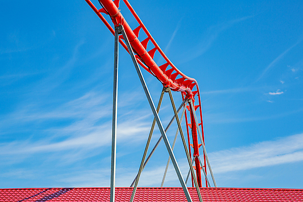 포토 JPG 해외이미지 주간 행복 곡선 하늘 휴식 사람없음 야외 빨간색 맑음 놀이공원 주말 롤러코스터 해외포토 자연요소 감정 선 컬러 컨셉 날씨 테마파크 놀이기구 파일형식 이미지허브