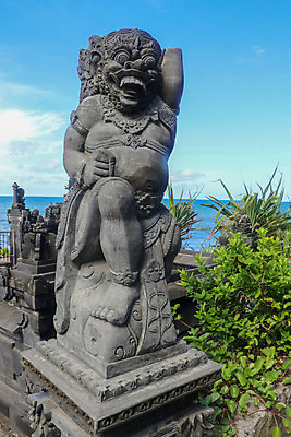 포토 JPG 해외이미지 주간 전통 외관 아시아 종교 문화 얼굴 조각 여행 건축양식 미술 동양인 사람없음 야외 건물 장식 가로 세로 조각상 회색 수확 사찰 화려 역사 악마 심볼 발리 인도네시아 목각 복잡 숭배 옛날 힌두교 해외포토 자연요소 건축물 건축 나라 컬러 섬 컨셉 농업 종교건축 문화예술 인종 신체부위 조형물 파일형식 이미지허브