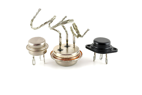 포토 JPG 해외이미지 산업 부분 추상 사람없음 금속 검은색 힘 장비 네트워크 역사 수화기 라디오 복고 순환 반도체 전자 아날로그 고립 실리콘 엘리먼트 옛날 하드웨어 해외포토 컬러 무늬 모션 재질 전자제품 컴퓨터 전화기 파일형식 이미지허브