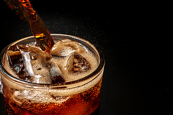 포토 JPG 해외이미지 음료 음식 백그라운드 유리 맥주 사람없음 물 여름 파티 얼음 검은색 활발 거품 젖음 추위 물방울 신선 칵테일 달콤 맛 떨어짐 시원함 갈증 상쾌 질감 콜라 찌그러짐 반투명 소다 이산화탄소 팝 해로움 스플래쉬 무알코올 해외포토 자연요소 계절 감정 컬러 컨셉 재질 주류 이벤트 탄산음료 파일형식 이미지허브