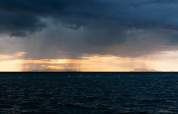 포토 JPG 해외이미지 구름 호수 파도 바다 섬 백그라운드 오렌지 자연 벽지 하늘 날씨 풍경 사람없음 야외 물 여름 파란색 빛 햇빛 태양 일출 일몰 새벽 황금 저녁 큼 장면 폭풍 천국 폭풍우 수평선 해외포토 자연요소 계절 컬러 과일 노을 비_날씨 야간 크기 자연재해 생태계 파일형식 이미지허브