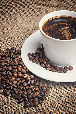 포토 JPG 해외이미지 커피 음료 백그라운드 탁자 콩 사람없음 컵 갈색 어둠 카페 머그컵 수확 흰색 직물 신선 뜨거움 아침식사 굽기 삼베 질감 내추럴 땅바닥 옛날 해외포토 식기 컬러 가구 농업 곡류 바닥 상점 식사 구이 파일형식 천_직물 이미지허브