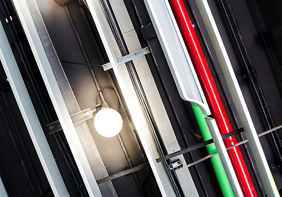 포토 JPG 해외이미지 산업 선 건축양식 불 조명 실내 사람없음 건물 물 금속 힘 램프 천장 시설 시스템 튜브 공학 철강 파이프라인 해외포토 자연요소 건축물 교육 건축 재질 내부 파이프_관 파일형식 이미지허브