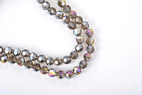 포토 JPG 해외이미지 디자인 컨셉 목걸이 장신구 팔찌 유리 아이디어 선물 사랑 취미 사람없음 장식 파란색 빛 유행 회색 흰색 원형 고급 우아함 은색 크리스탈 보석 자르기 구슬 질감 에메랄드 다이아몬드 자수 보물 DIY 고립 핸드메이드 스타일 해외포토 도형 감정 컬러 모션 재질 광석 파일형식 이미지허브