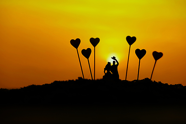 포토 JPG 해외이미지 모양 커플 행복 실루엣 모래 여행 결혼 백그라운드 컨셉 데이트 가족 자연 하늘 성공 결혼식 휴가 새로움 발렌타인데이 사랑 사람 풍경 소년 사람없음 야외 장난감 태양 숫자 일출 희망 일몰 미니어처 피규어 신혼여행 하트 풍선 골 미니 해외포토 자연요소 문자 남자 감정 어린이 관계 데이이벤트 촬영기법 이벤트 모형 노을 생태계 파일형식 이미지허브