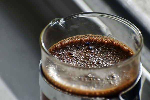 포토 JPG 해외이미지 안경 음료 백그라운드 탁자 아침 콩 손잡이 사람없음 빛 갈색 금속 주방 검은색 어둠 기구 신선 액체 맛 아침식사 굽기 준비 유기농 만들기 아로마 언론 카푸치노 에스프레소 프랑스어 따뜻한음료 보유 양조 철강 카페인 필터 해외포토 주간 문자 웰빙 잡화 커피 컬러 가구 컨셉 모션 재질 곡류 식사 구이 파일형식 이미지허브