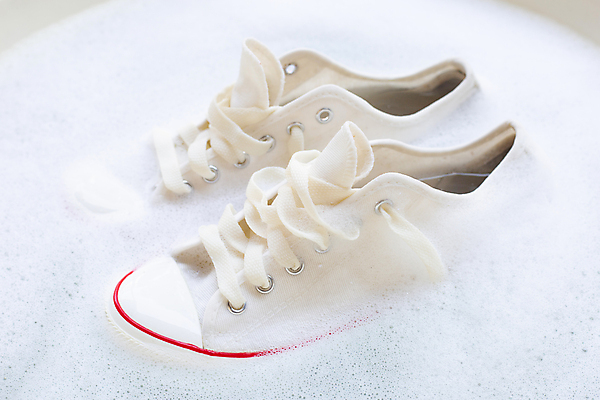 포토 JPG 해외이미지 운동화 사람없음 빨래 비누거품 해외포토 신발 가사 거품 파일형식 이미지허브