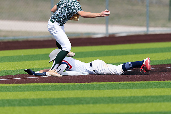 포토 JPG 해외이미지 주간 전신 남자 엎드리기 청소년 상반신 야외 두명 옆모습 10대 야구 타자 야구글러브 야구모자 야구복 야구장 슬라이딩 십대남자만 해외포토 자연요소 모자_잡화 뷰포인트 스포츠시설 모션 사람 운동복 구기 야구용품 글러브 야구선수 남자만 십대만 파일형식 이미지허브