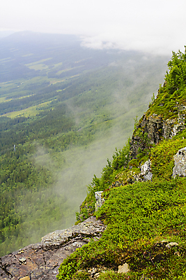 포토 JPG 해외이미지 구름 여행 자연 날씨 산 파노라마 노르웨이 풍경 사람없음 야외 초록색 노란색 계곡 트래킹 절벽 하이킹 회색 안개 정상 언덕 암초 뿌연 숨기 스칸디나비아 원정 절정 해외포토 자연요소 유럽 컬러 모션 레저 촬영기법 생태계 파일형식 이미지허브