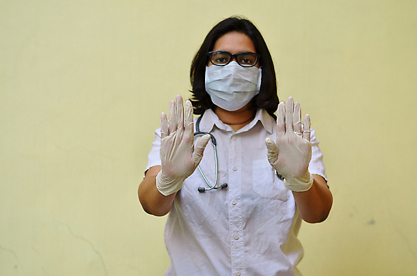 포토 JPG 해외이미지 직업 라이프스타일 장갑 상의 유니폼 청진기 건강 병원 실험 한명 사람 성인 약 고통 환자 간호사 의사 긴급 도움 질병 구조원 인도인 과학자 직원 문서 수의사 돌봄 소아과의사 헬프 화학자 해외포토 외국인 1 잡화 옷 감정 과학 컨셉 의학 의료기기 모션 동양인 생활 의료진 학자 파일형식 이미지허브