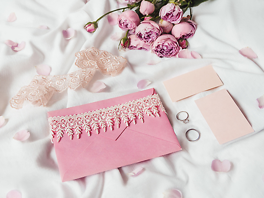 포토 JPG 해외이미지 식물 꽃잎 꽃 분홍색 꽃다발 결혼 백그라운드 꽃무늬 결혼식 봉투 사람없음 장식 장미 쪽지 흰색 침대 직물 반지 신용카드 우아함 편지 초대 약혼 내추럴 구김 접기 정물화 카피스페이스 해외포토 컬러 가구 컨셉 무늬 장신구 모션 이벤트 금융 공백 그림 약속 파일형식 이미지허브