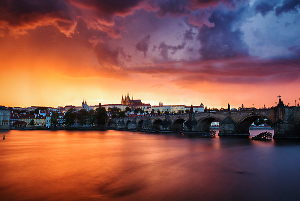 포토 JPG 해외이미지 구름 하늘 풍경 사람없음 야외 강 일몰 도시 야간 프라하 가교 해외포토 자연요소 건축물 노을 체코 파일형식 이미지허브