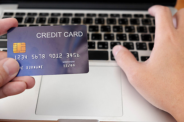 포토 JPG 해외이미지 라이프스타일 손 여자 컨셉 돈 인터넷 비즈니스 통신 모바일 주택 사람 사람없음 금융 노트북 쇼핑 컴퓨터 우주 상점 스크린 공책 자료 웹 키보드 잡기 네트워크 신용카드 구매 연결 무선전화기 무역 보안 상업 전자 결제 온라인 예약 전자상거래 마케팅 해외포토 산업 모션 문구용품 안전 건물 생활 신체부위 경제 전자제품 재산 전화기 파일형식 이미지허브