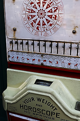 포토 JPG 해외이미지 계절 산업 포스터 하늘 건강 저울 선물 사람없음 그래픽 주방 기계 욕실 골동품 기구 생일 중세 몸무게 자르기 전갈 심볼 측정 상업 점성술 공상 파운드 암 계량기 궁수 돌봄 제어 해외포토 기념일 돈 절지류 모션 역사 질병 파일형식 이미지허브