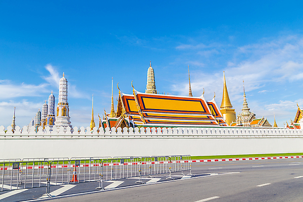 포토 JPG 해외이미지 나무 구름 전통 아시아 종교 문화 인형 건축양식 태국 자연 하늘 사람없음 도시풍경 탑 궁전 기도 사찰 영혼 역사 황금 악마 방콕 에메랄드 지역 동쪽 스카이라인 사리탑 웅장함 해외포토 자연요소 식물 건축물 건축 나라 고건축 종교건축 풍경 도시 보석 방향 생태계 파일형식 이미지허브