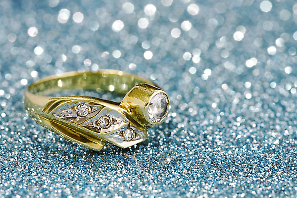 포토 JPG 해외이미지 여자 백그라운드 장신구 추상 선물 사람없음 빛 활발 꿈 반지 화려 재산 황금 고급 우아함 소프트포커스 보석 소중 오브젝트 다이아몬드 가치 해외포토 컨셉 무늬 촬영기법 사람 금융 광석 파일형식 이미지허브