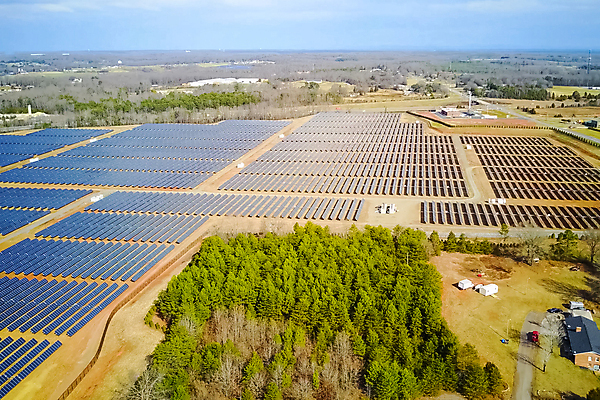 포토 JPG 해외이미지 주간 나무 주택 사람없음 야외 태양에너지 집열판 전경 해외포토 자연요소 식물 풍경 건물 그린에너지 파일형식 탑뷰 이미지허브