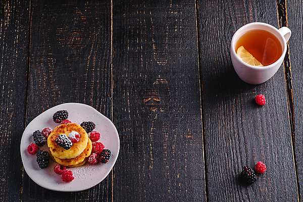 포토 JPG 해외이미지 접시 사람없음 달콤 레몬 나무바닥 산딸기 블랙베리 팬케이크 카피스페이스 해외포토 식기 과일 바닥 케이크 공백 맛 파일형식 이미지허브