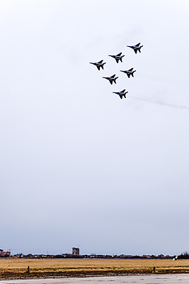 포토 JPG 해외이미지 무기 날개 하늘 비행기 사람없음 파란색 우주 힘 폭격 공격 파일럿 충돌 전시회 항공 속도 군용 전쟁 쇼 제트기 엔진 에어쇼 곡예비행 대패 러시아인 소비에트 착륙 해외포토 서양인 직업 컬러 항공교통 모션 대중교통 군대 전시 비행 파일형식 이미지허브