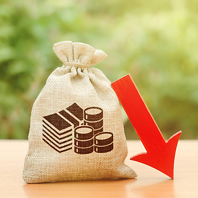 포토 JPG 해외이미지 화살표 컨셉 돈 사람없음 아웃포커스 금융 경제 돈자루 떨어짐 위험 하락 충격 위기 해외포토 촬영기법 재산 파일형식 이미지허브