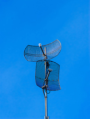 포토 JPG 해외이미지 접시 산업 파도 과학 통신 하늘 안테나 사람없음 야외 파란색 탑 금속 텔레비전 장비 정보 네트워크 역 방향 계주 무선전화기 수화기 라디오 신호 방송 망사 공학 돛대 전송 레이더 접수 해외포토 식기 건축물 교육 바다 컬러 교통시설 재질 전자제품 직물 육상스포츠 전화기 파일형식 이미지허브