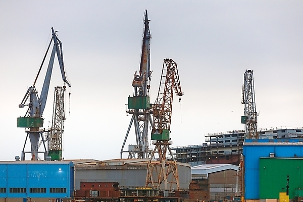 포토 JPG 해외이미지 주간 하늘 사람없음 야외 중장비 조선소 창고 기중기 산업시설 산업현장 해외포토 자연요소 산업 산업장비 파일형식 이미지허브