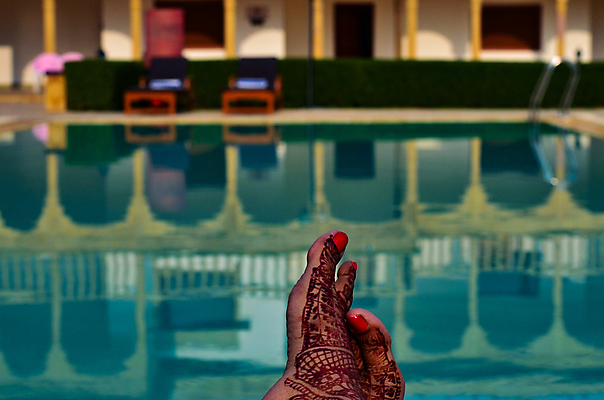 포토 JPG 해외이미지 라이프스타일 디자인 여자 아시아 문화 여행 결혼 백그라운드 발 결혼식 추상 휴가 휴식 미술 동양인 사람없음 장식 파란색 반사 갈색 여행객 수영 신혼여행 수확 소프트포커스 인도인 문신 블러 아랍어 스타일 해외포토 외국인 나라 컬러 컨셉 무늬 농업 문화예술 촬영기법 사람 인종 이벤트 생활 신체부위 수상스포츠 파일형식 이미지허브