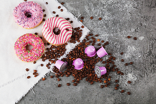 포토 JPG 해외이미지 디자인 커피 음료 음식 분홍색 백그라운드 컨셉 비즈니스 아침 디저트 콩 사랑 미술 사람없음 목재 갈색 초콜릿 어둠 기계 이탈리아 카페 회색 에너지 원형 도넛 달콤 아침식사 컨테이너 플라스틱 설탕 굽기 은박지 질감 아로마 카푸치노 에스프레소 아라비카 카페인 콘크리트 해외포토 주간 도형 나무 감정 유럽 산업 컬러 재료 재질 문화예술 곡류 상점 식사 맛 구이 파일형식 이미지허브