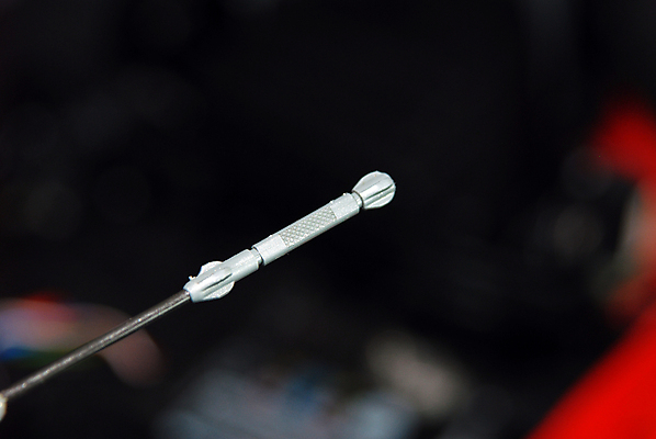 포토 JPG 해외이미지 직업 남자 부분 자동차 노동자 관리 안전 사람 사람없음 내부 빨간색 상점 공구 업무 작업 수리 역 휘발유 확인 서비스 전염 연료 가스 엔진 정비공 유지 연소 고용 자동 차고 필터 해외포토 육상교통 컬러 교통시설 구직 도구 기술자 석유 질병 감염 채용 파일형식 이미지허브