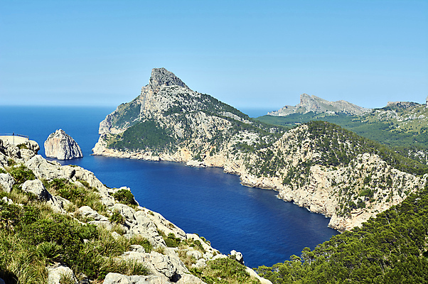 포토 JPG 해외이미지 구름 바다 섬 여행 휴가 산 파노라마 풍경 사람없음 가로 물 여름 파란색 컬러풀 햇빛 계단 침묵 황혼 탐험 거친 가장자리 망토 지중해 장면 단계 넘어짐 스페인어 지리 캡모자 파라다이스 수평선 해외포토 자연요소 모자_잡화 계절 컬러 모션 촬영기법 태양 소리 일몰 둘레 파일형식 이미지허브