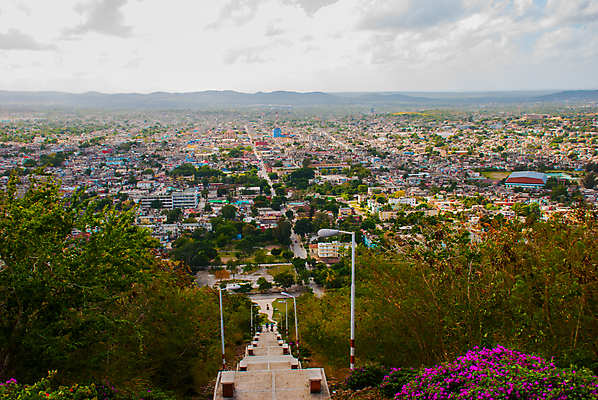 포토 JPG 해외이미지 구름 외관 종교 문화 섬 여행 백그라운드 십자가 건축양식 하늘 휴가 벽돌 산 주택 풍경 사람없음 건물 목재 여행객 미국 황혼 일몰 새벽 기둥 도시 저녁 심볼 언덕 쿠바 천연기념물 공산주의 숭배 식민지 수평선 해외포토 자연요소 나무 건축물 건축 북아메리카 재료 사람 노을 중앙아메리카 야간 파일형식 이미지허브
