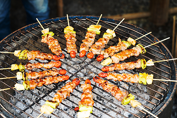 포토 JPG 해외이미지 라이프스타일 음식 조각 불 휴가 육류 돼지고기 요리 사람없음 야외 여름 소풍 파티 식사 저녁식사 소고기 뜨거움 그룹 소시지 꼬치 맛 그릴 바비큐 굽기 먹기 향신료 준비 매움 후추 숯 바비큐립 점심식사 석탄 화상 해외포토 자연요소 계절 컨셉 식재료 모션 주방용품 이벤트 생활 야외활동 가공식품 상처 구이 향미료 파일형식 이미지허브