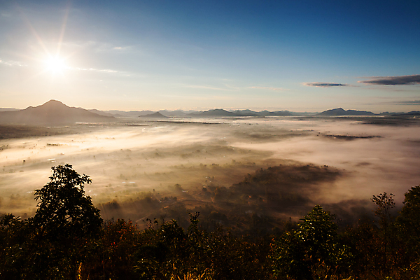 포토 JPG 해외이미지 식물 구름 계절 공원 여행 백그라운드 자연 하늘 성공 날씨 불꽃 산 풍경 사람없음 야외 초록색 여름 햇빛 태양 노란색 일출 환경 일몰 봄 트래킹 하이킹 에너지 뜨거움 분위기 닫기 숲 장면 천국 내추럴 골 절정 해외포토 자연요소 공공시설 컬러 컨셉 모션 불 레저 노을 생태계 파일형식 이미지허브