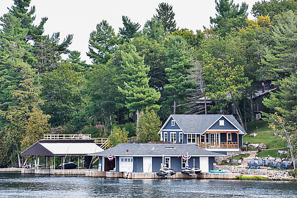 포토 JPG 해외이미지 주간 나무 공원 호수 바다 섬 여행 컨셉 캐나다 요트 건축양식 자연 휴가 주택 풍경 사람없음 야외 건물 목재 물 여름 강 환경 회색 물방울 보트 고급 숲 속도 진짜 해외포토 자연요소 식물 건축물 계절 공공시설 건축 컬러 북아메리카 배_교통 재료 생태계 파일형식 이미지허브