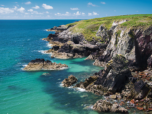 포토 JPG 해외이미지 바다 여행 자연 하늘 영국 웨일즈 풍경 해변 사람없음 물 파란색 트래킹 부식 그림 사암 울퉁불퉁 지질학 펨브룩셔 해외포토 자연요소 교육 유럽 컬러 레저 돌_바위 생태계 파일형식 이미지허브