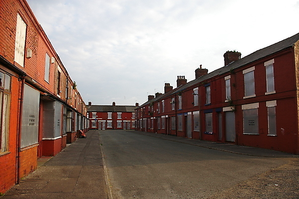 포토 JPG 해외이미지 전통 영어 벽 건축양식 창문 벽돌 영국 잉글랜드 거리 주택 사람없음 빨간색 세계 도시 재산 주식 가난 버리기 커뮤니티 북쪽 계단식 이웃 개발 빅토리아 빈민가 썩음 줄서기 해외포토 문자 건축 유럽 컬러 컨셉 모션 건물 금융 방향 파일형식 이미지허브