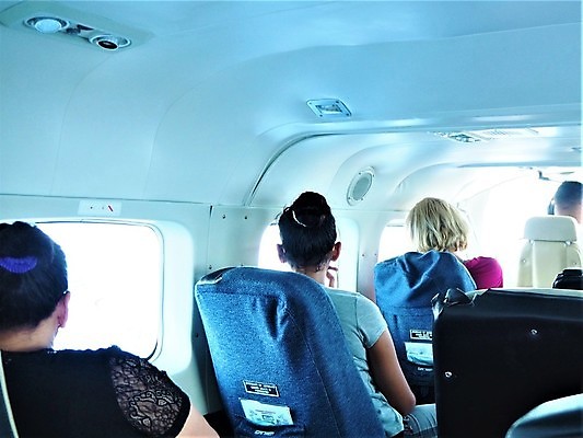 포토 JPG 해외이미지 바다 섬 여행 교통시설 자연 휴가 비행기 안테나 사람 풍경 사람없음 내부 물 파란색 구멍 중앙아메리카 산호 작음 항공 프로펠러 벨리즈 암초 내추럴 대패 지질학 해외포토 자연요소 교육 컬러 교통 통신 항공교통 대중교통 아메리카 자포동물 크기 시설 생태계 파일형식 이미지허브