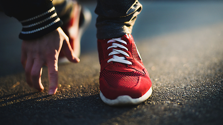포토 JPG 해외이미지 학생 라이프스타일 남자 스포츠 백그라운드 운동화 신발 컨셉 발 자연 추상 거리 건강 사람 소년 성인 사람없음 야외 빨간색 유행 걷기 검은색 자유 흰색 도시 닫기 시원함 연습 단계 그런지 무료 스타일 힙스터 해외포토 패션 어린이 컬러 무늬 모션 생활 신체부위 생태계 파일형식 이미지허브