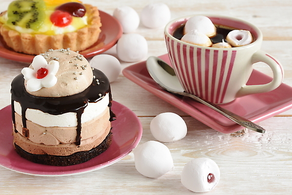 포토 JPG 해외이미지 커피 티타임 사람없음 초콜릿 달콤 커피잔 티스푼 초코케이크 마시멜로우 타르트 해외포토 음료 빵 휴식 디저트 잔 케이크 숟가락 맛 파이_빵 파일형식 이미지허브