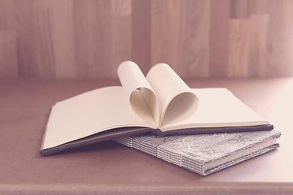 포토 JPG 해외이미지 템플릿 디자인 교육 종이 백그라운드 학교 사람없음 목재 책 스터디 갈색 우주 다이어리 검은색 쪽지 공책 공백 재활용 추위 수확 덮개 흰색 오픈 그리기 클래식 편지 향수 책상 질감 문서 복고 페이지 시트 패널 패드 그런지 소셜네트워크 조언 핸드메이드 효과 해외포토 나무 컬러 가구 컨셉 농업 재료 모션 문구용품 학습 사무용품 화장품 뚜껑 친환경 파일형식 이미지허브