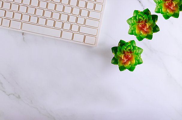 포토 JPG 해외이미지 디자인 교육 백그라운드 컨셉 인터넷 비즈니스 통신 탁자 직장 사람없음 컴퓨터 사무실 우주 장비 정보 흰색 키보드 업무 오픈 정상 책상 오브젝트 페이지 시트 해외포토 컬러 가구 회사 전자제품 작업 파일형식 이미지허브