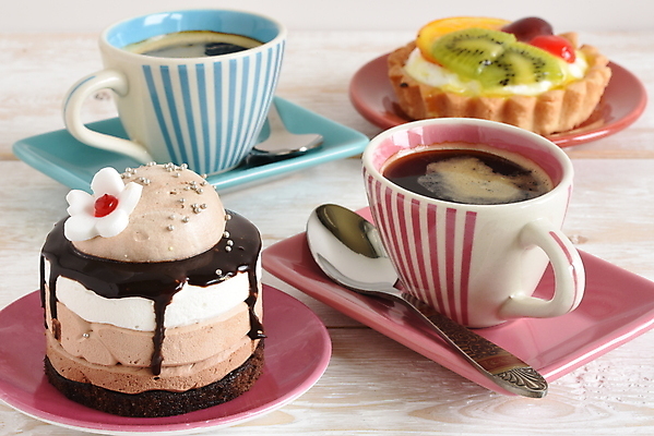 포토 JPG 해외이미지 커피 티타임 사람없음 초콜릿 달콤 커피잔 티스푼 초코케이크 타르트 해외포토 음료 빵 휴식 디저트 잔 케이크 숟가락 맛 파이_빵 파일형식 이미지허브