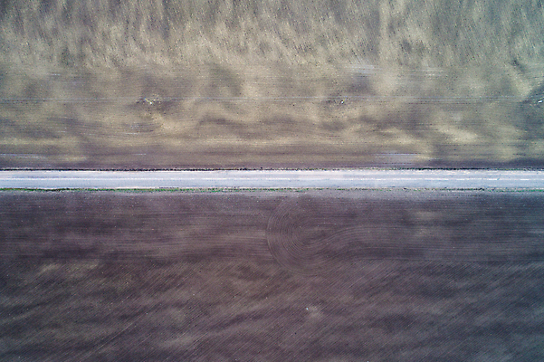 포토 JPG 해외이미지 유럽 산업 도로 백그라운드 패턴 밭 농업 안테나 풍경 사람없음 초록색 갈색 마을 수확 경계선 시골 센터 가장자리 정상 낟알 질감 머리위 나누기 분할 해외포토 나라 길 선 컬러 무늬 통신 교통시설 수학 둘레 경계 사칙연산 파일형식 이미지허브