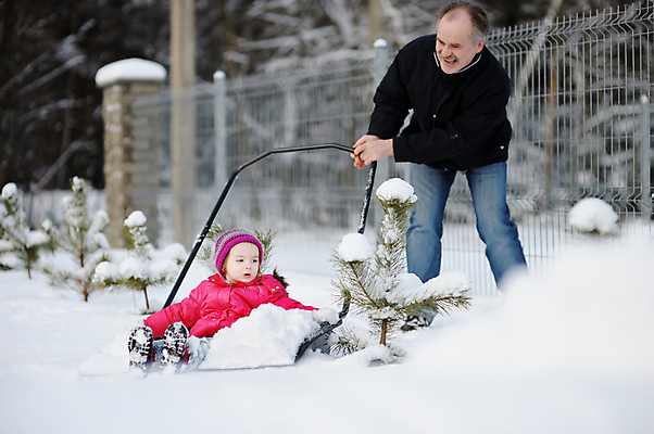 포토 JPG 해외이미지 계절 여자 할아버지 딸 얼굴 어린이 2 겨울 가족 자연 놀이 휴가 함께함 사랑 웃음 야외 두명 빨간색 컬러풀 기쁨 추위 코트 흰색 아기 아빠 승차 작음 12월 삽 만족 썰매 1월 2월 해외포토 노년 남자 감정 컬러 컨셉 관계 모션 표정 사람 신체부위 외투 날짜 크기 생태계 파일형식 이미지허브